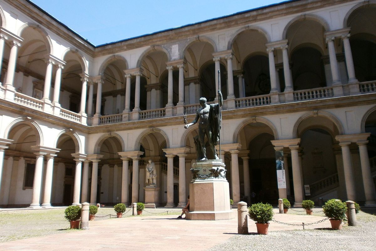 Il cortile della Pinacoteca di Brera